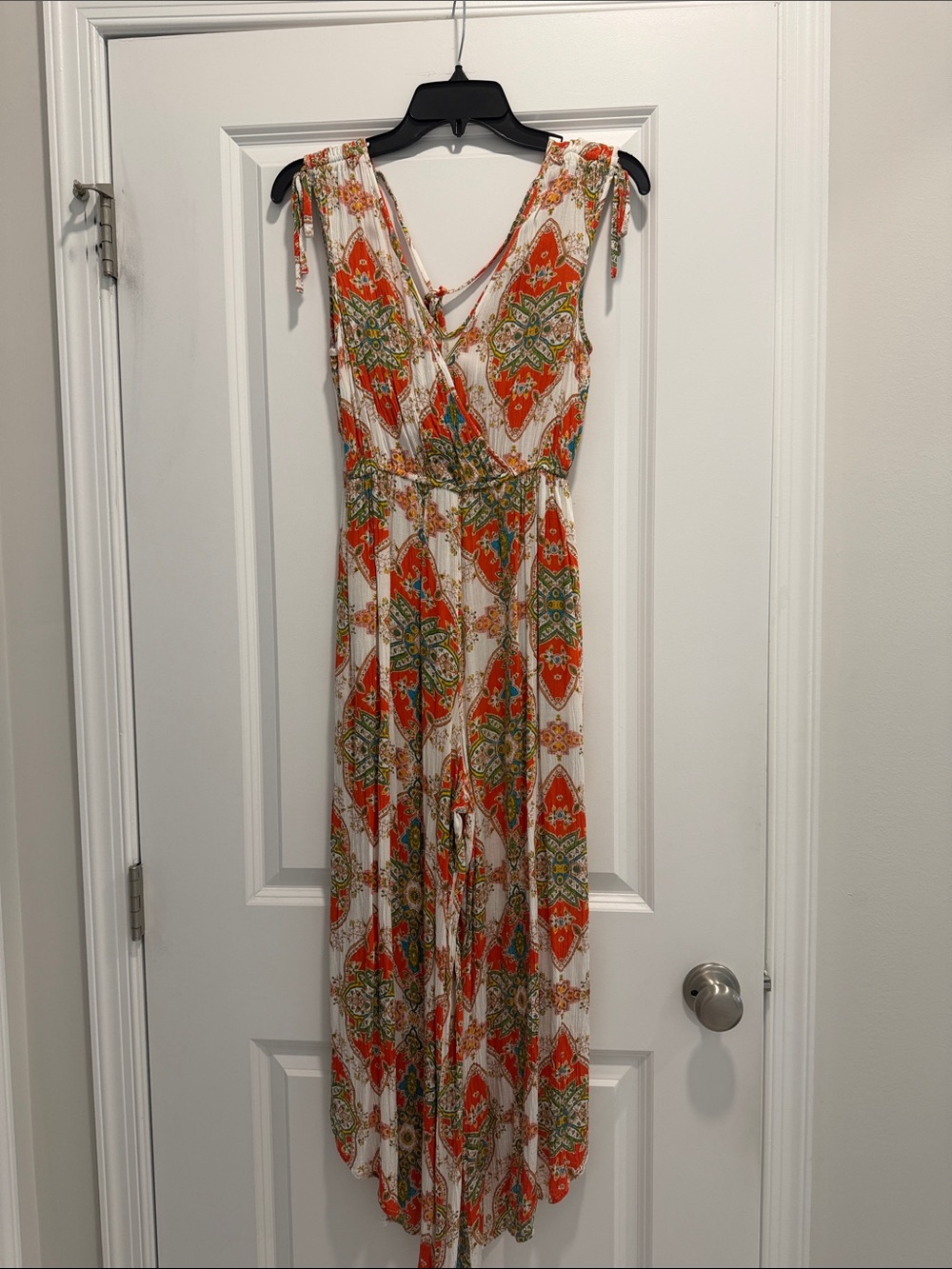 Sleeveless V-Neck Floral Medallion Maxi Dress - White & Orange